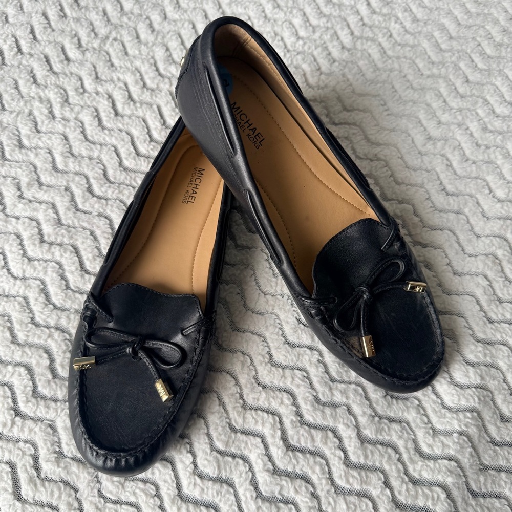 MICHAEL Michael Kors Black Leather Loafers Bow Gold Logo Detail Flat Shoes 7.5